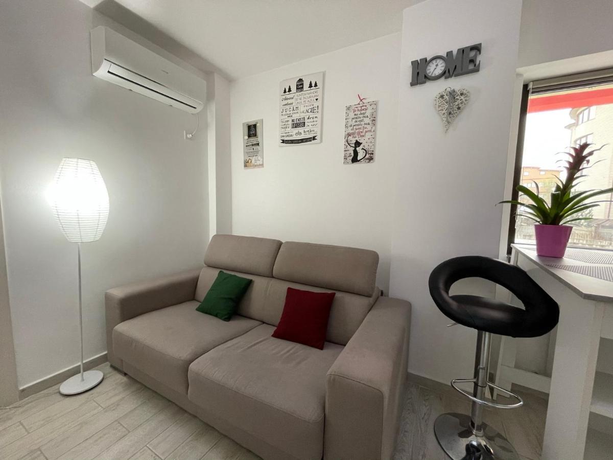 Renting Solutions Iulius Mall Iasi Extérieur photo